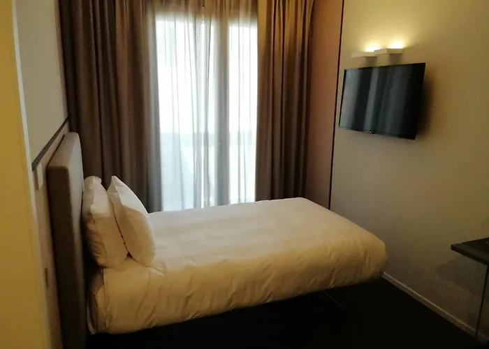 Open Hotel